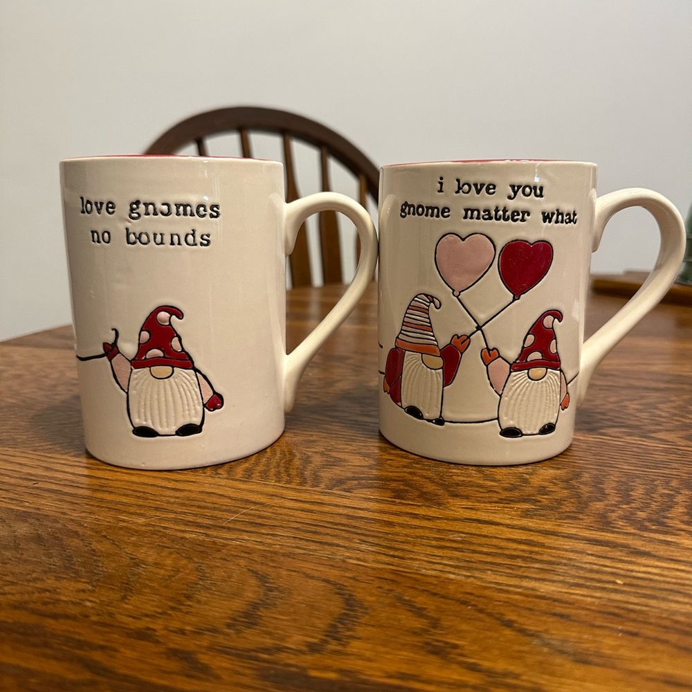 Tag Extra-Large Gnome-Themed Mugs - White and Red